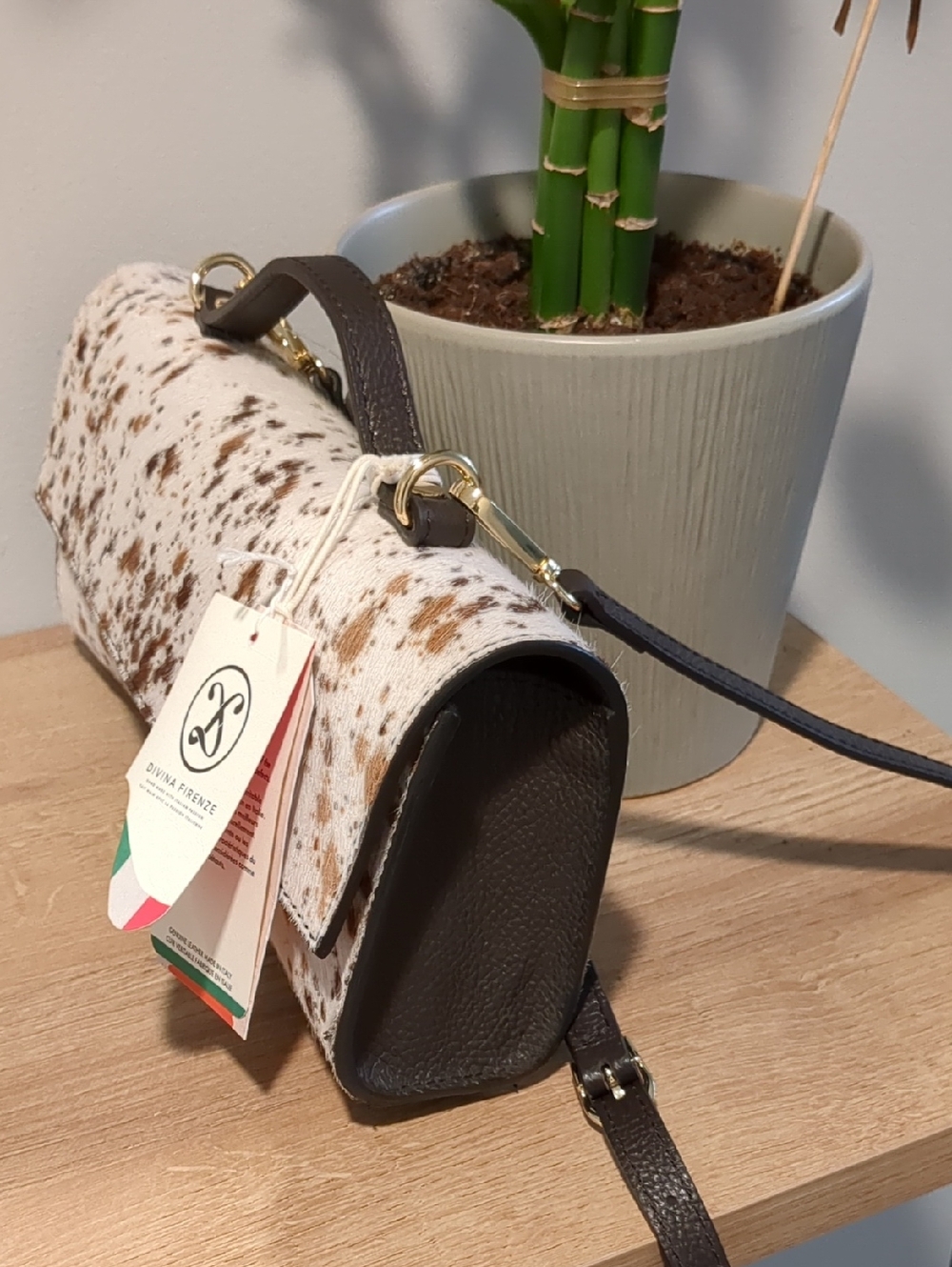 Women’s Italian Cowhide Speckled Crossbody Bag in White and Brown - Picture 4 of 8